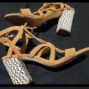 Nine West Heels Size 9M Women's. Very good condition.